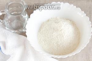 Основные ингредиенты, которые потребуются для приготовления сейтана: вода питьевая и мука пшеничная.