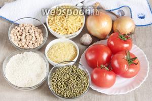 Для приготовления кушари потребуются следующие ингредиенты: чечевица зелёная или коричневая, рис длиннозернистый, нут, макароны (любой формы, но не очень крупные), вермишель мелкая, лук репчатый, чеснок, помидоры, масло сливочное, масло оливковое, соль, перец, масло для фритюра.