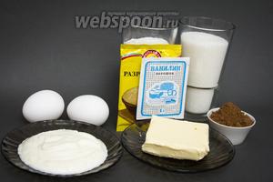 Пока выпекается ванильный корж, готовим шоколадное тесто. Для него понадобятся все те же ингредиенты, что и для ванильного коржа, и 30 грамм какао.