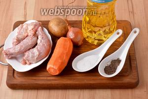 Для работы нам понадобятся куриные шеи, картофель, репчатый лук, морковь, подсолнечное масло, вода, соль, чёрный молотый перец, лавровый лист.