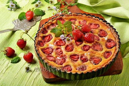 Фото рецепта Сметанник с клубникой