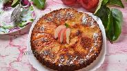 Фото рецепта Пирог с яблоками на сковороде