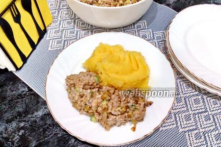 Фото рецепта Салат из скумбрии с рисом и жареным луком