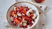 Фото рецепта Летний салат с брынзой и помидорами с луком