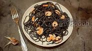 Фото рецепта Паста с чернилами каракатицы с креветками