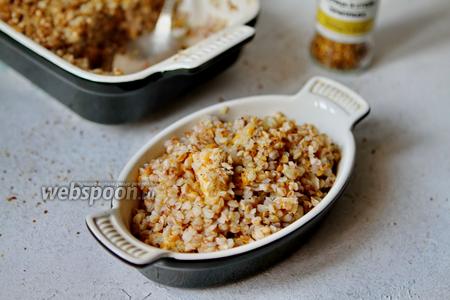 Фото рецепта Гречка с курицей в духовке