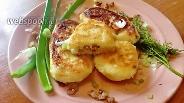 Фото рецепта Картофельные пирожки с мясом, капустой и яйцом с луком
