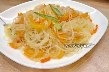 Рецепт: Стеклянная лапша по-китайски - с креветками и грибами