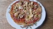 Фото рецепта Быстрая кето пицца с беконом и оливками
