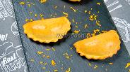 Фото рецепта Творожные пирожки с апельсином. Видео