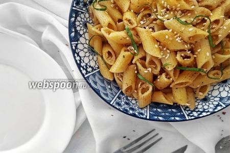 Фото рецепта Макароны с яйцом и пряными специями