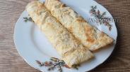 Фото рецепта Яичные блины с сыром, сметаной и малосольной горбушей