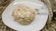 Фото рецепта Крабовый салат с яйцами и кукурузой