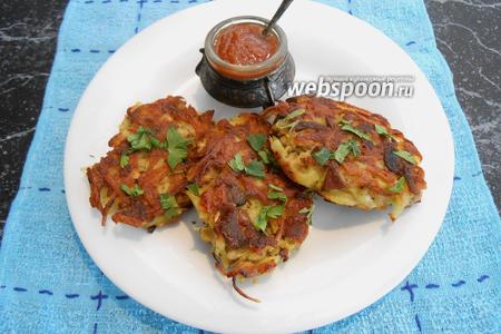 Фото рецепта Драники с груздями и луком