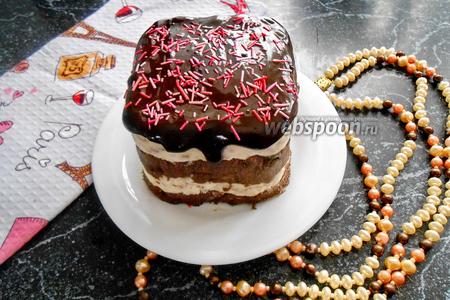 Фото рецепта Полосатая творожная пасха с шоколадной глазурью