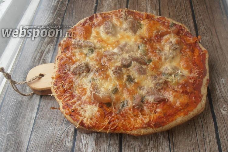 Фото Безглютеновая пицца с моцареллой и пармезаном