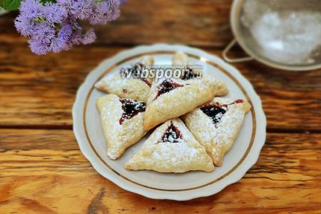 Фото рецепта Треугольное песочное печенье с вареньем