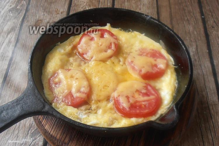 Фото Фриттата с фаршем, сыром и помидорами