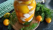 Фото рецепта Помидоры жёлтые сливки, маринованные с гвоздикой и морковной ботвой