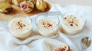 Фото рецепта Молочный десерт с ирисом на агар-агаре