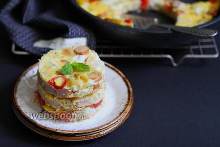 Фото рецепта Завтрак студента макароны с яйцом и сосисками