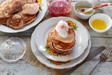 Фото рецепта Гречневые панкейки из сметанно-кефирного теста
