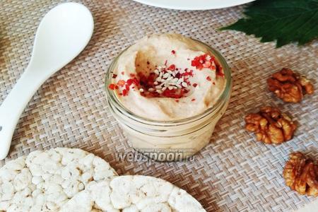 Фото рецепта Дип-намазка из печёных баклажан с грецкими орехами