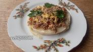 Фото рецепта Стейк из капусты с фаршем и сыром 