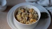 Фото рецепта Рис с шампиньонами и креветками на сковороде 