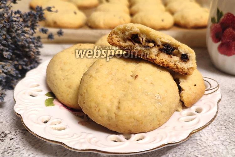 Фото Песочное печенье с начинкой из шоколадных конфет и орехов