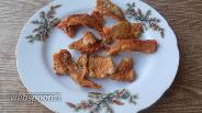 Фото рецепта Чипсы из курицы с куркумой