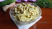 Фото рецепта Яичный салат с огурцом, имбирём и укропом