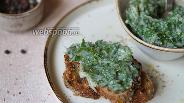 Фото рецепта Намазка из запечённого чеснока с зеленью 