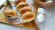 Фото рецепта Пирожки с черемшой и яйцами в духовке