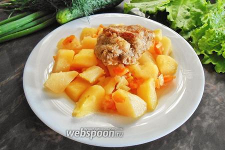 Свиные ребрышки, тушеные с картофелем и черносливом, рецепты с фото