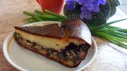 Фото рецепта Заливной пирог с грибами и зелёным луком на сметанно-кефирном тесте