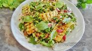 Фото рецепта Салат с кабачками гриль и салатными листьями