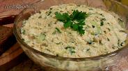 Фото рецепта Сырный салат с огурцом и чесноком