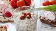 Фото рецепта Намазка с сардинами, вялеными томатами и каперсами