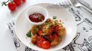 Фото рецепта Жареная свинина с луком и помидорами на сковороде