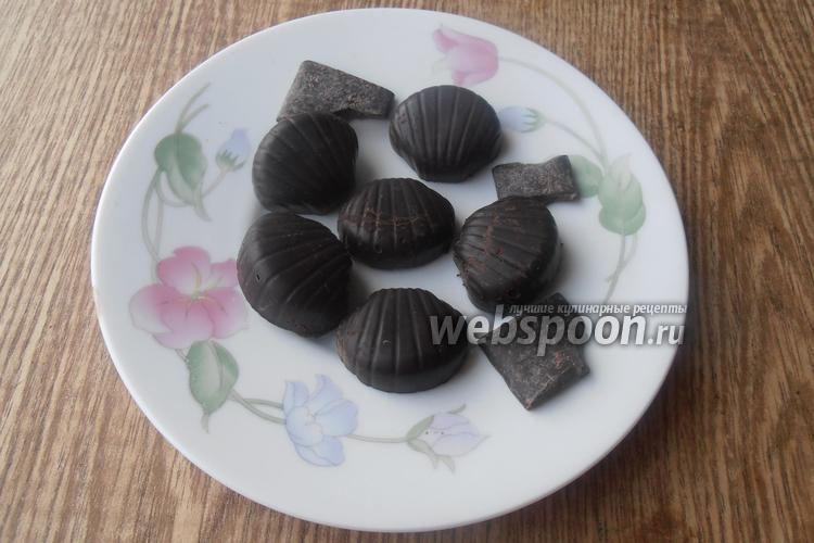 Фото Кето шоколадные конфеты с вишней и коньяком