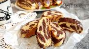 Фото рецепта Двухцветное печенье с шоколадной глазурью