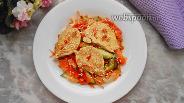 Фото рецепта Корейский салат с курицей и огурцом