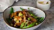 Фото рецепта Овощной салат с куриными слайсами