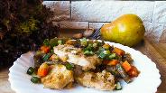 Фото рецепта Курица с овощами в грушевом соусе