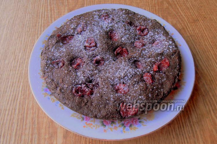 Фото Кето пирог с шоколадом и вишней