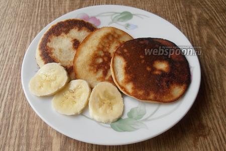 Фото рецепта Бананово-миндальные панкейки