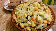 Фото рецепта Салат с квашеной капустой кукурузой и огурцом