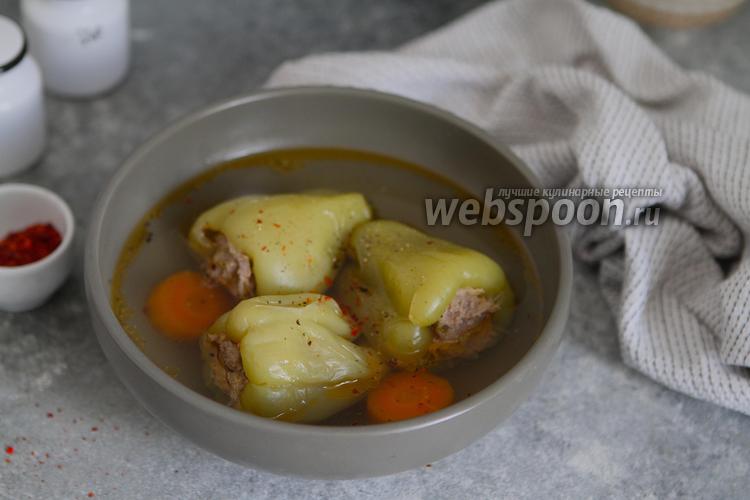 Фото Фаршированный перец мясом кабачками и жареным луком 