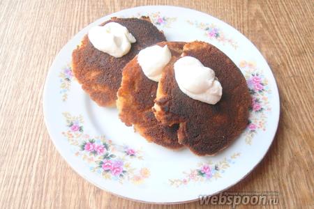 Фото рецепта Низкоуглеводные оладьи с изюмом